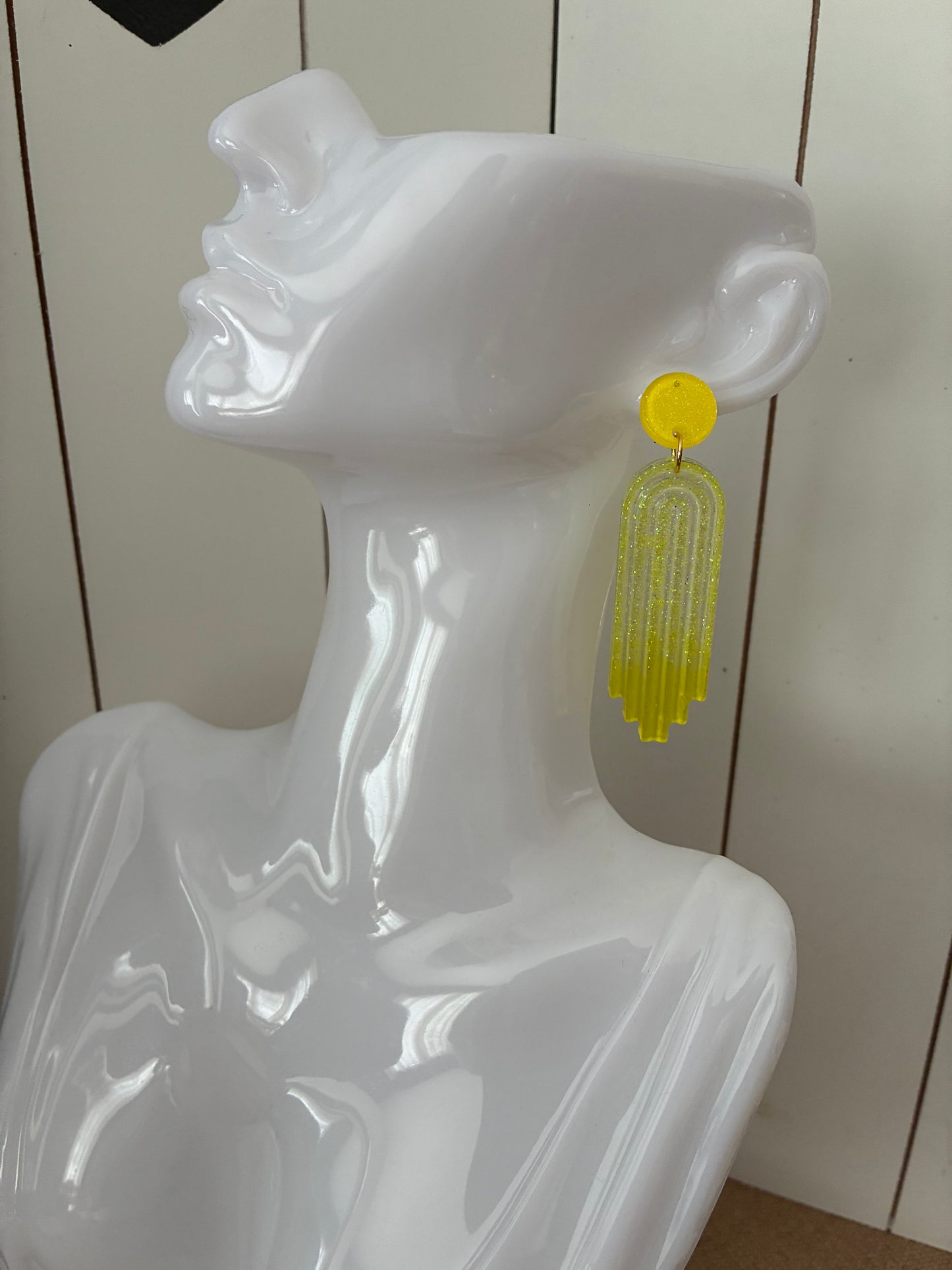 Color’s Art Deco jaunes