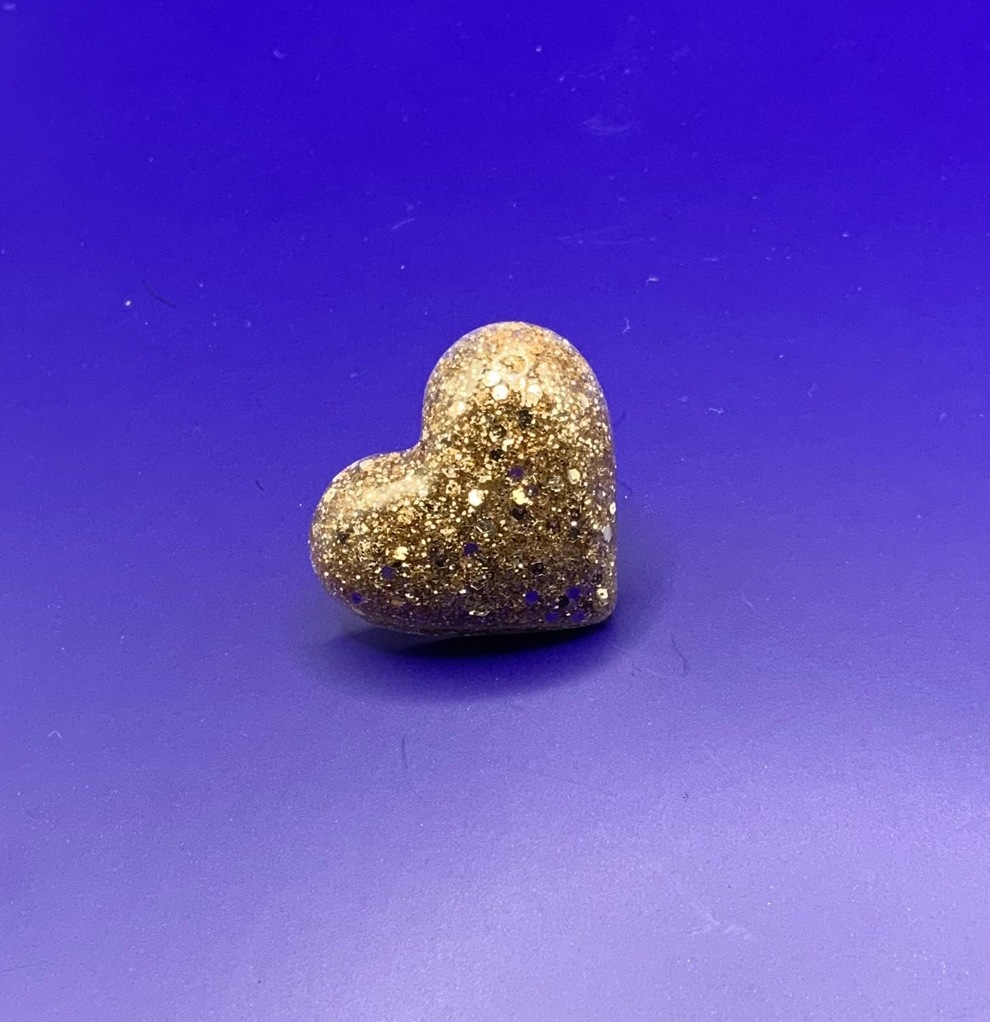Pin’s Cœur or pailleté