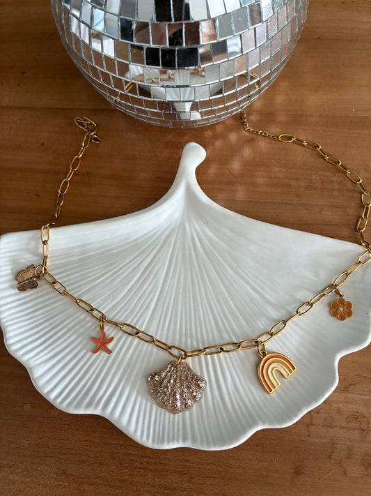 Collier doré coquillage papillon