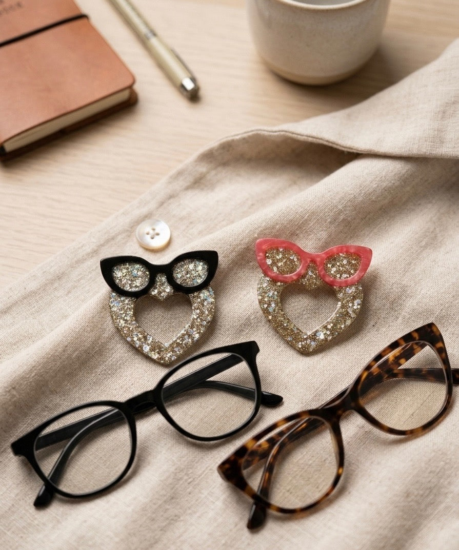 Broche Repose Lunettes cœur doré